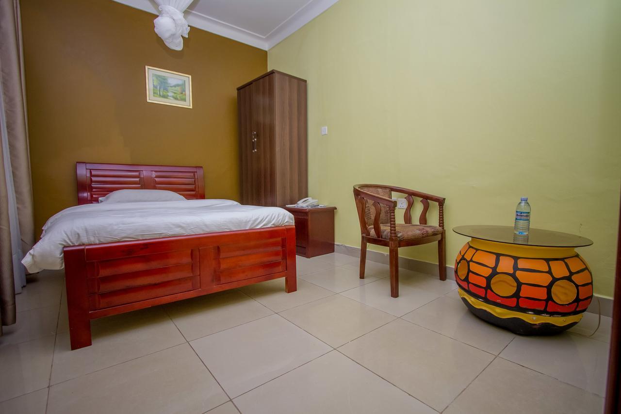 Tuzza Hotel Bushenyi Exterior foto